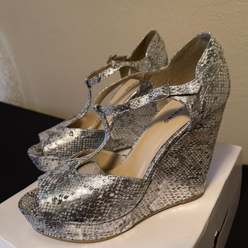 Call It Spring Wedge - Picture 4 of 4